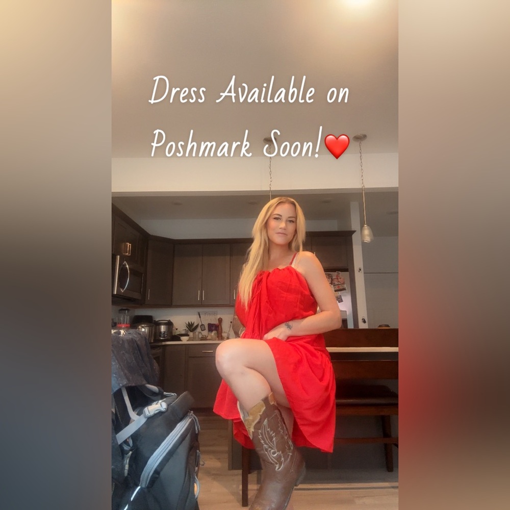 H&M Red Tiered Mini Dress – Size 5 ❤️